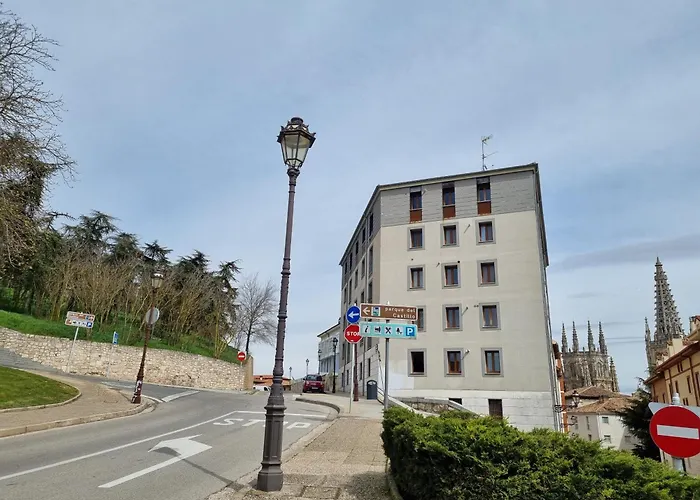 Cathedral And Castle Apartment *